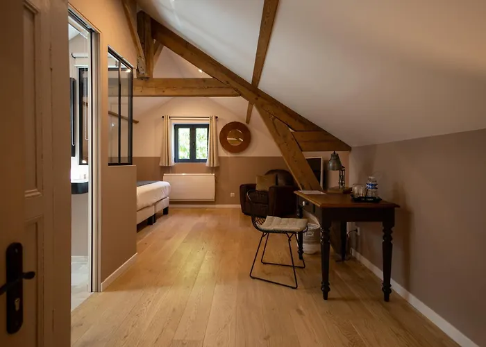 L'atelier Des Magnolias Couette-café Aumont-en-Halatte